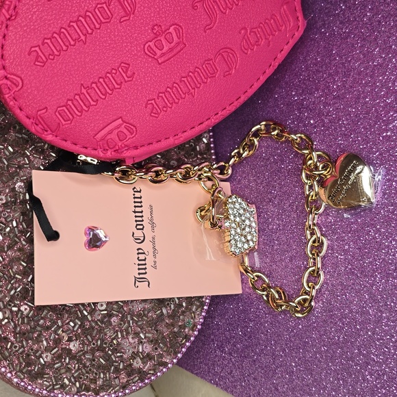 πHPπ Juicy Couture πNWTπ Beautiful Bright Pink Heart Shaped Wristlet!πππ - Picture 4 of 13